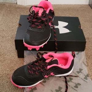 Under Armour girls baseball cleats
